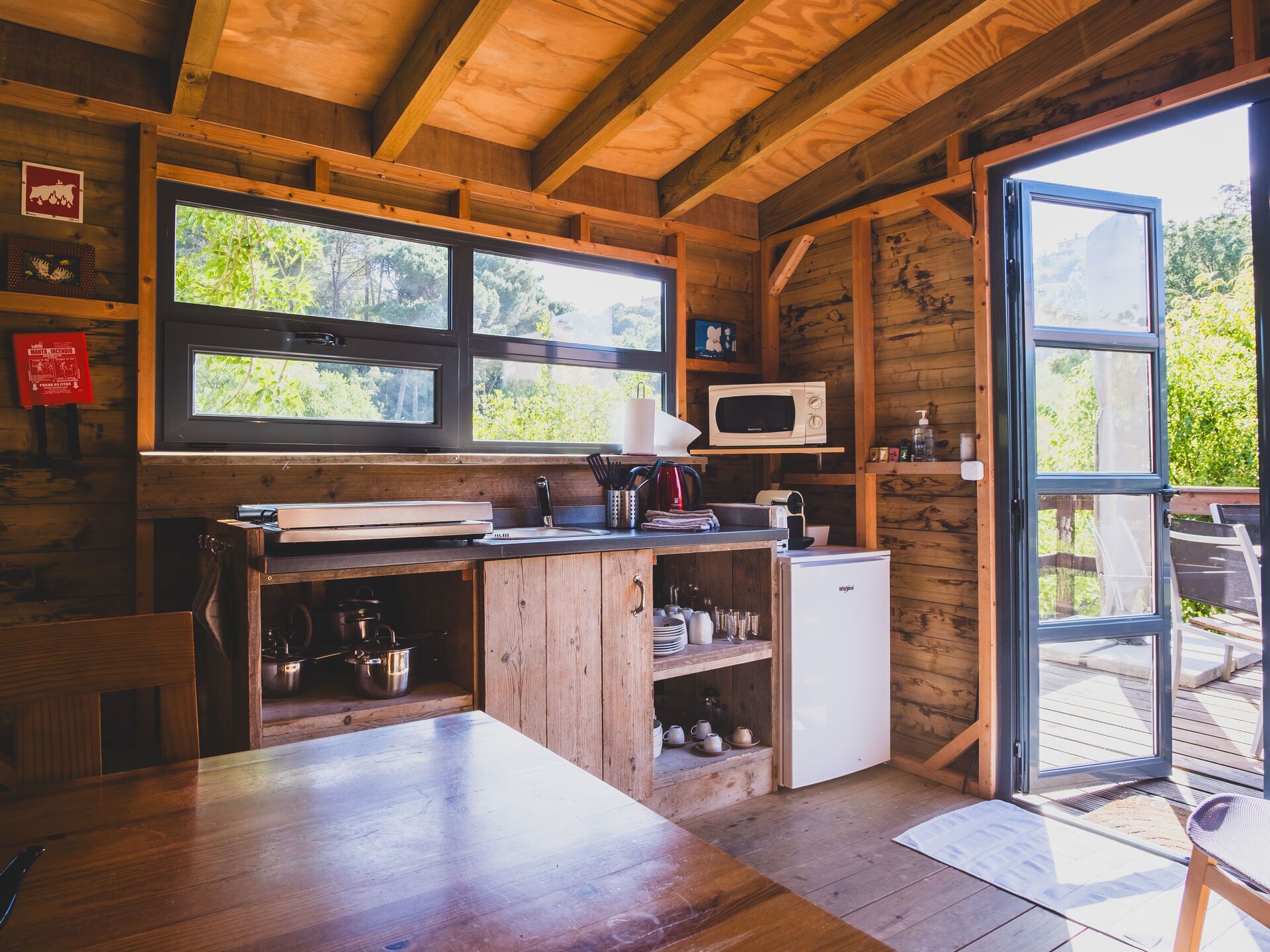 冰箱、微波炉、炉灶、厨具/餐具