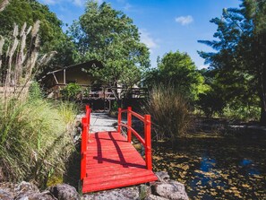 Property grounds - Casa Cha – Luxury Safari Tent with Oriental Flair at Quinta Japonesa (Carvalhal Benfeito)