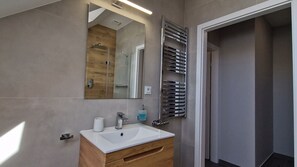 Hair dryer, towels, soap, toilet paper - Apartament z basenem, spa, jacuzzi z hydromasażem (Lubieszewo)