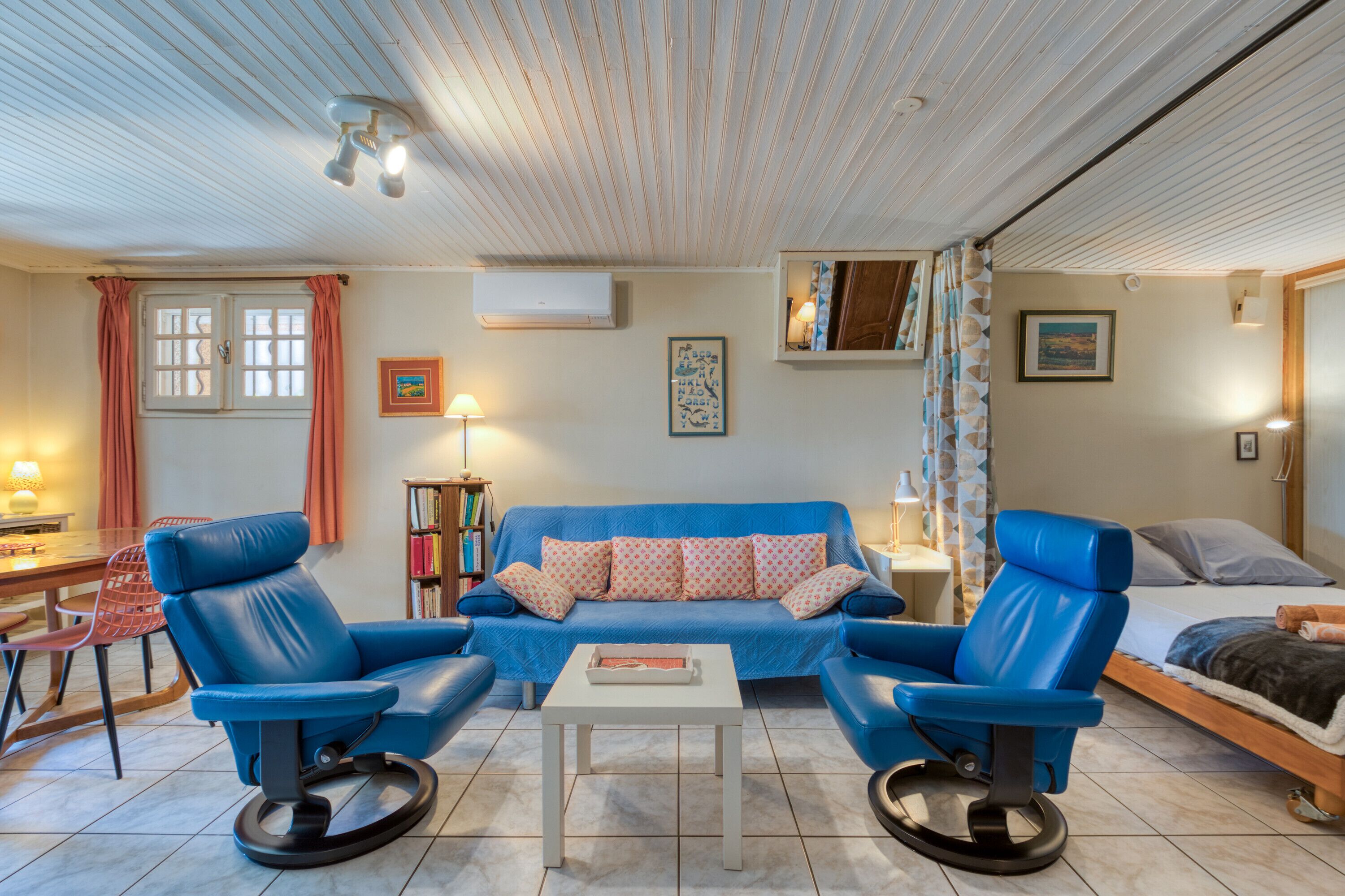 电视、壁炉、立体声音响