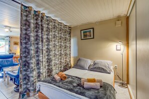 1 makuuhuone, silitysrauta/-lauta, Wi-Fi, vuodevaatteet