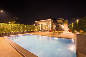 Piscina externa