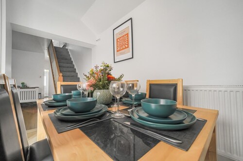 The Modern Cwtch House - Swansea