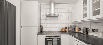 The Modern Cwtch House - Swansea