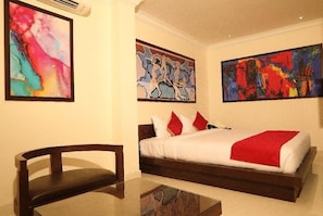 Deluxe Double Room | Desk, laptop workspace, free WiFi