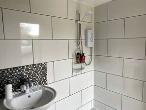 Bathroom - The Stargazer - Farm Stay (Shepshed)