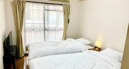 Chikasakae, multiple rooms in the same building, sleeps 4, 6 min walk from Shinsakaecho station, convenient for shopping, dining, etc.