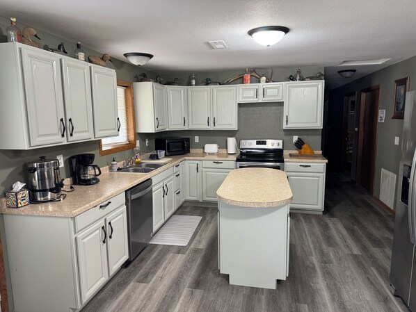 Private kitchen - Anglers Lodge 4 (Webster)