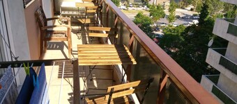 Apartment - Sleeps 6 - Parking - Balcony