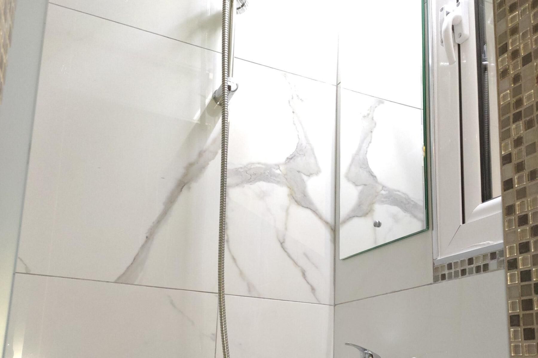 Douche, serviettes fournies