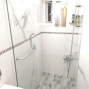 Shower, towels