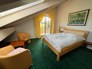 3 عدّة غرف نوم ومكتب ومكواة/لوح كي وسرير سفر