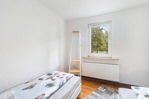 2 bedrooms, bed sheets