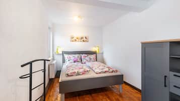 2 bedrooms, bed sheets