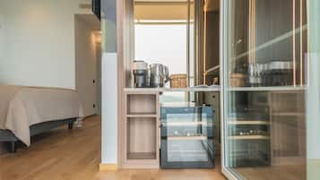 Queen Room with Private Terrace, FENIX | 1 dormitorio, caja fuerte, ropa de cama