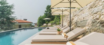 Pureview Luxury Suites, with breakfast & pool