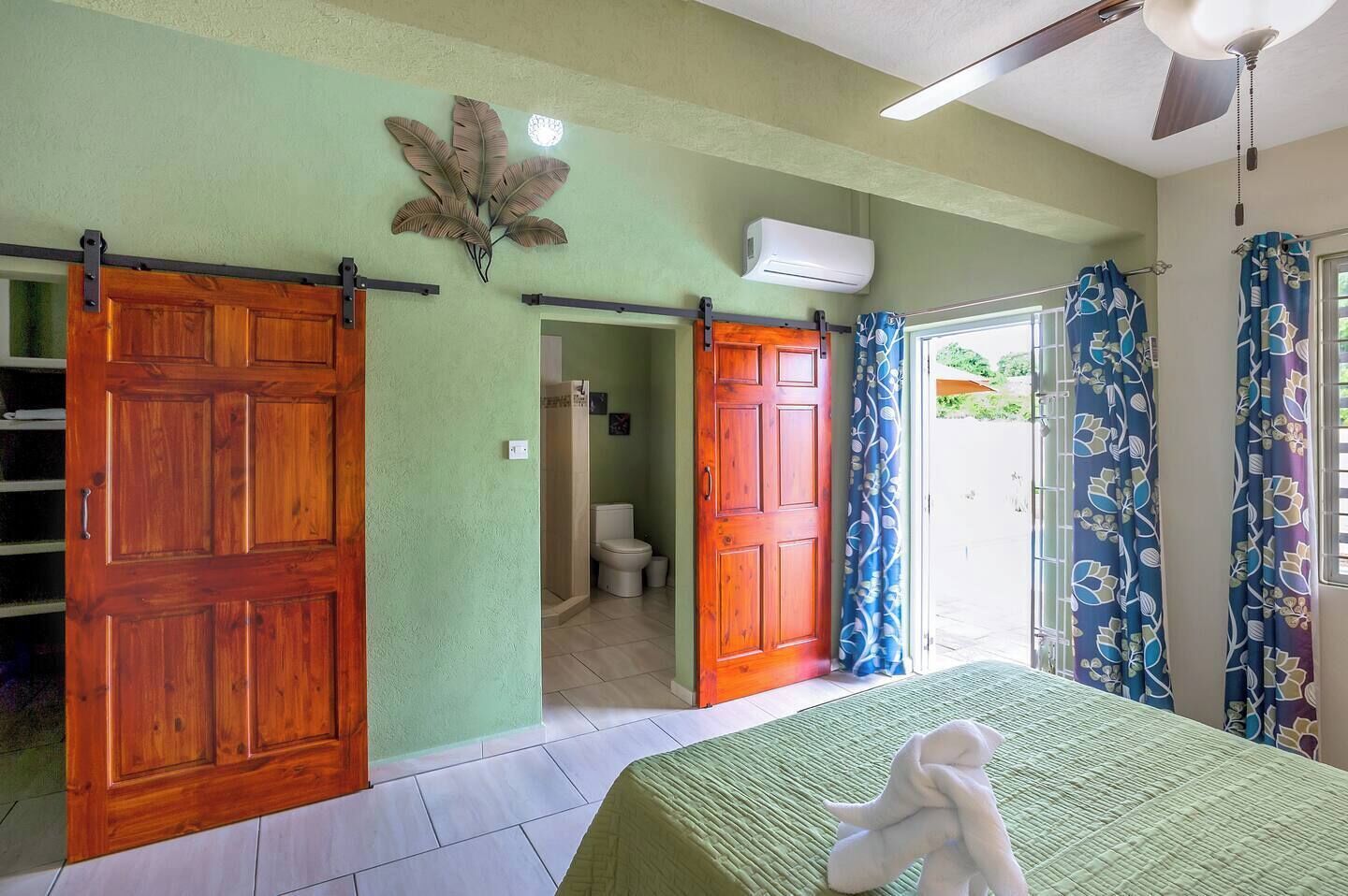 3 chambres, bureau, fer et planche à repasser, Wi-Fi gratuit