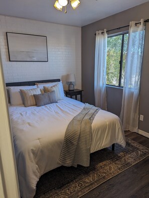 3 chambres, fer et planche à repasser, Wi-Fi gratuit, draps fournis