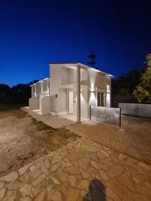 Exterior - Studio 'Small House Lefkada' with Mountain View, Wi-Fi and Air Conditioning (Lefkada Town)