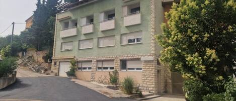 Quarto casal (Double room with Balcony) | Fachada