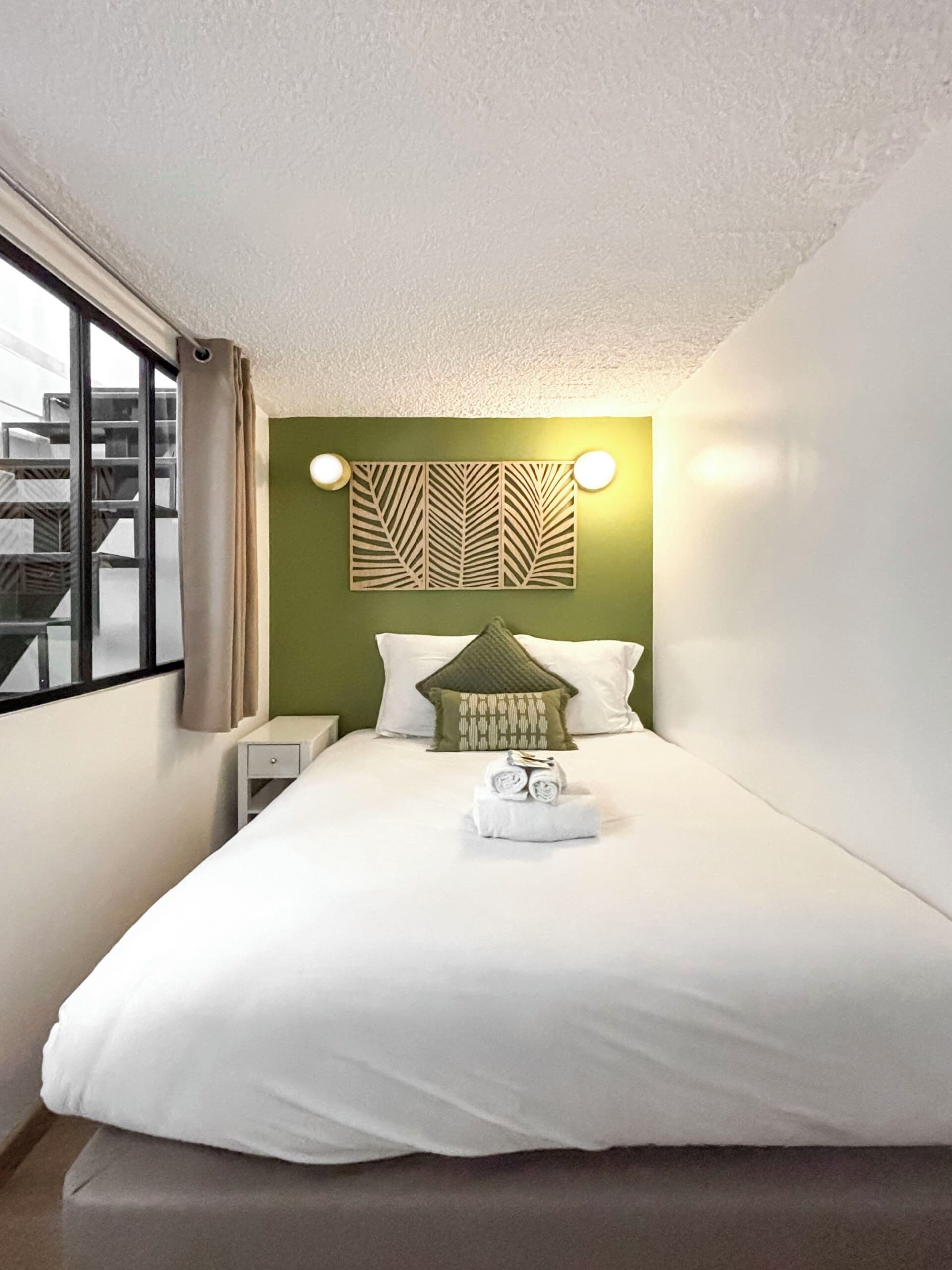 Iron/ironing board, free WiFi, bed sheets