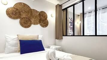 Iron/ironing board, free WiFi, bed sheets