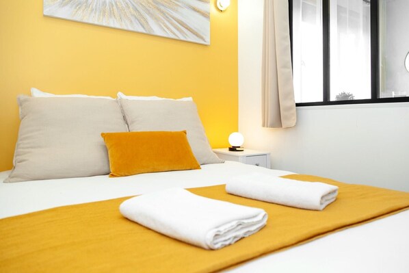 مكواة/لوح كي وواي فاي مجانًا وملاءات أسرّة