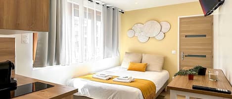 Iron/ironing board, free WiFi, bed sheets