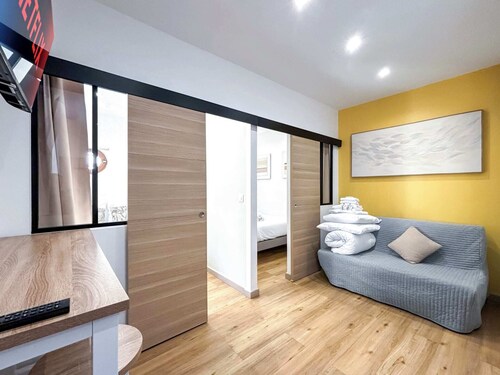 Hoche B 08 - Two Bedroom Apartment, Sleeps 6