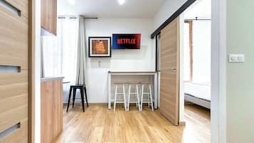 Ferros/tábuas de passar roupa, Wi-Fi de cortesia, roupa de cama