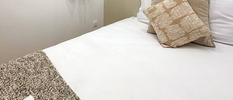 1 dormitorio, tabla de planchar con plancha, wifi gratis y ropa de cama