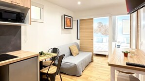 Interior - Hoche B 06 - Two Bedroom Apartment, Sleeps 6 (Paris)