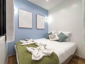 Fer et planche à repasser, Wi-Fi gratuit, draps fournis