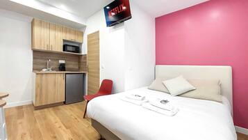 熨斗/熨衫板、免費 Wi-Fi、床單