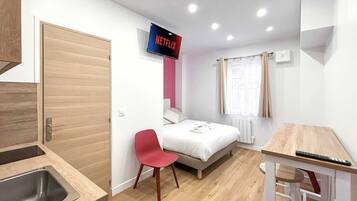 熨斗/熨衫板、免費 Wi-Fi、床單