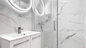 淋浴設備、風筒、提供毛巾