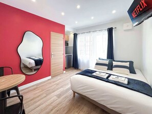 Unclassified image, 2 of 6, button