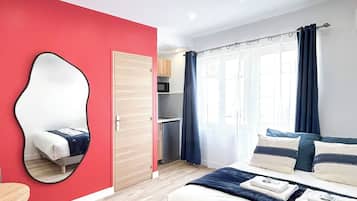 Iron/ironing board, free WiFi, bed sheets