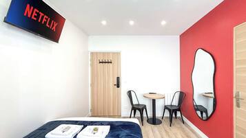 Iron/ironing board, free WiFi, bed sheets