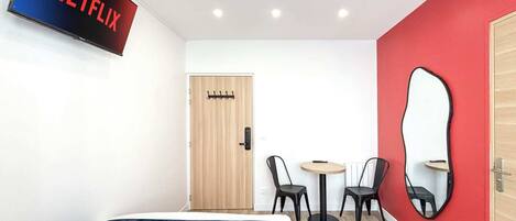 Iron/ironing board, free WiFi, bed sheets