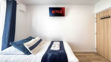 Iron/ironing board, free WiFi, bed sheets