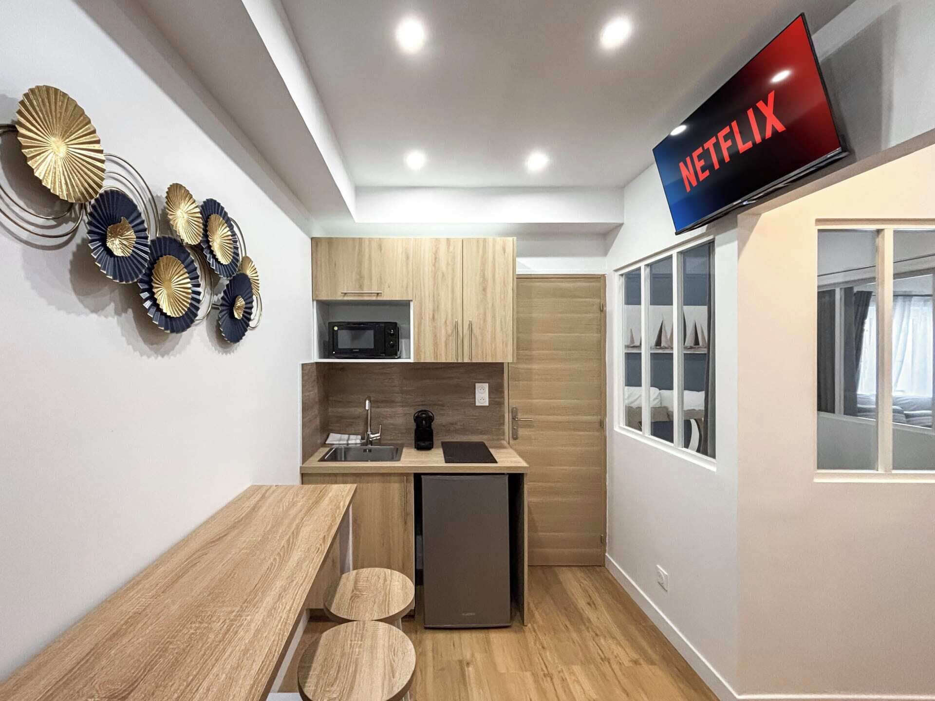 冰箱、微波炉、茶具/咖啡用具、厨具/餐具