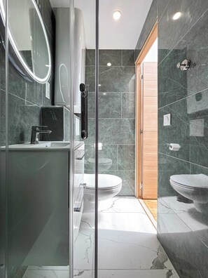 تجهيزات دش، مجففات شعر، مناشف