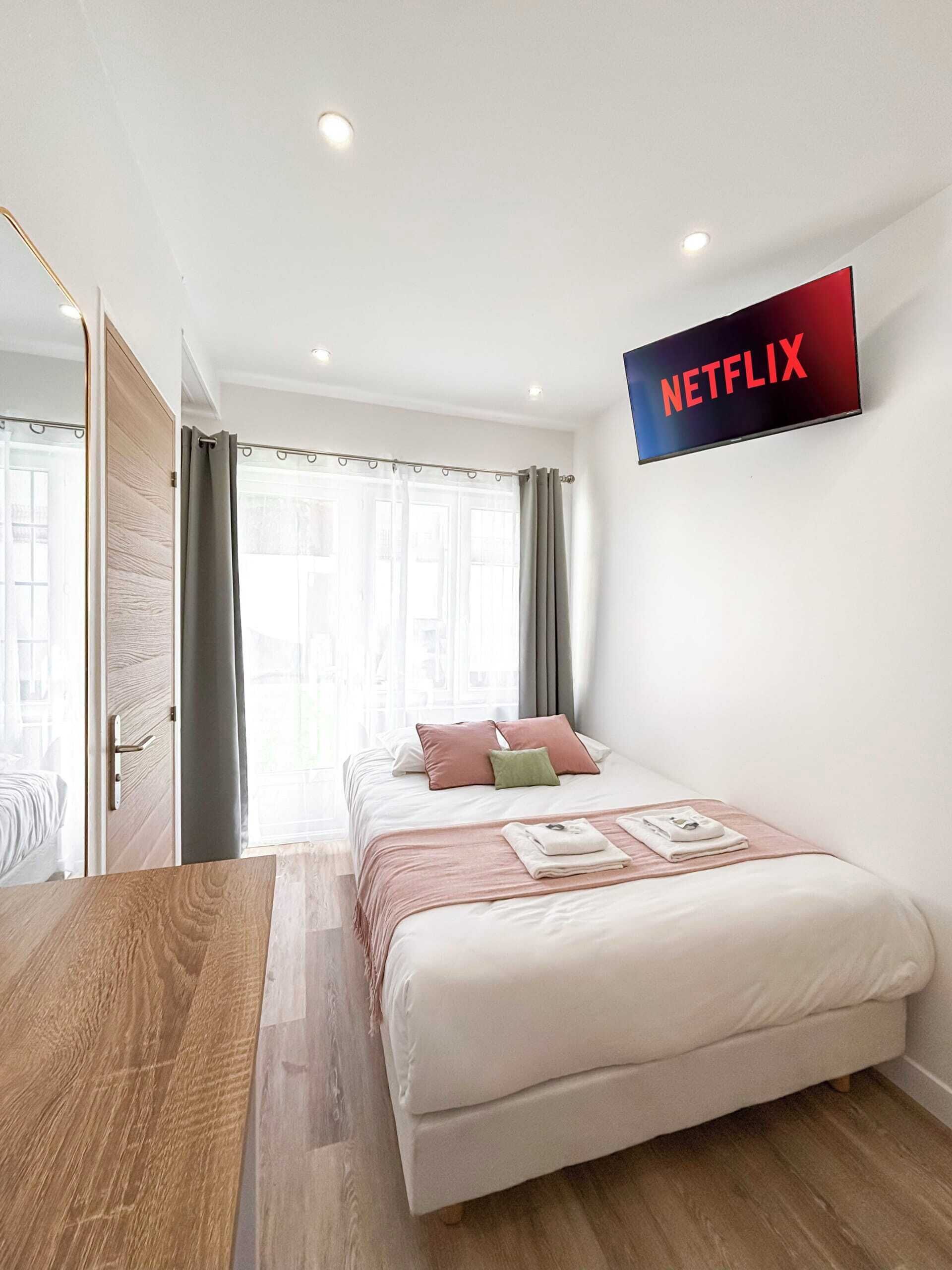 Iron/ironing board, free WiFi, bed sheets