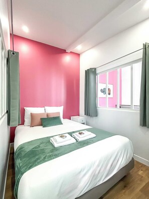 Iron/ironing board, free WiFi, bed sheets - Hoche C 113 - Two Bedroom Apartment, Sleeps 6 (Paris)