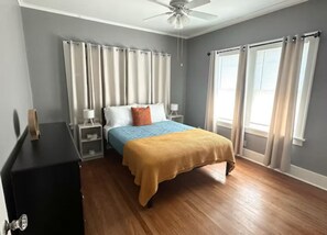 2 bedrooms, iron/ironing board, Internet, bed sheets