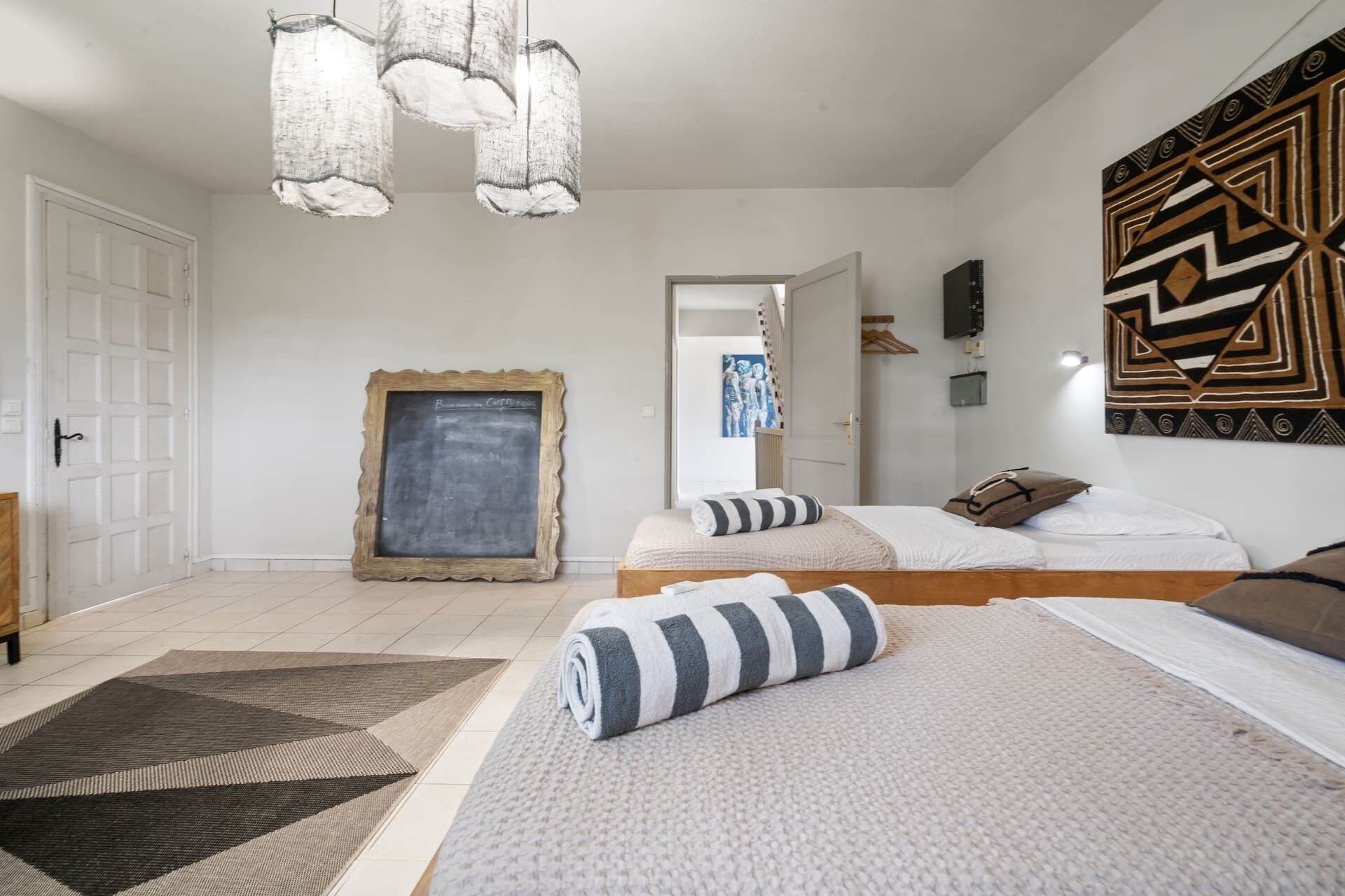 7 habitaciones, tabla de planchar con plancha y wifi gratis 