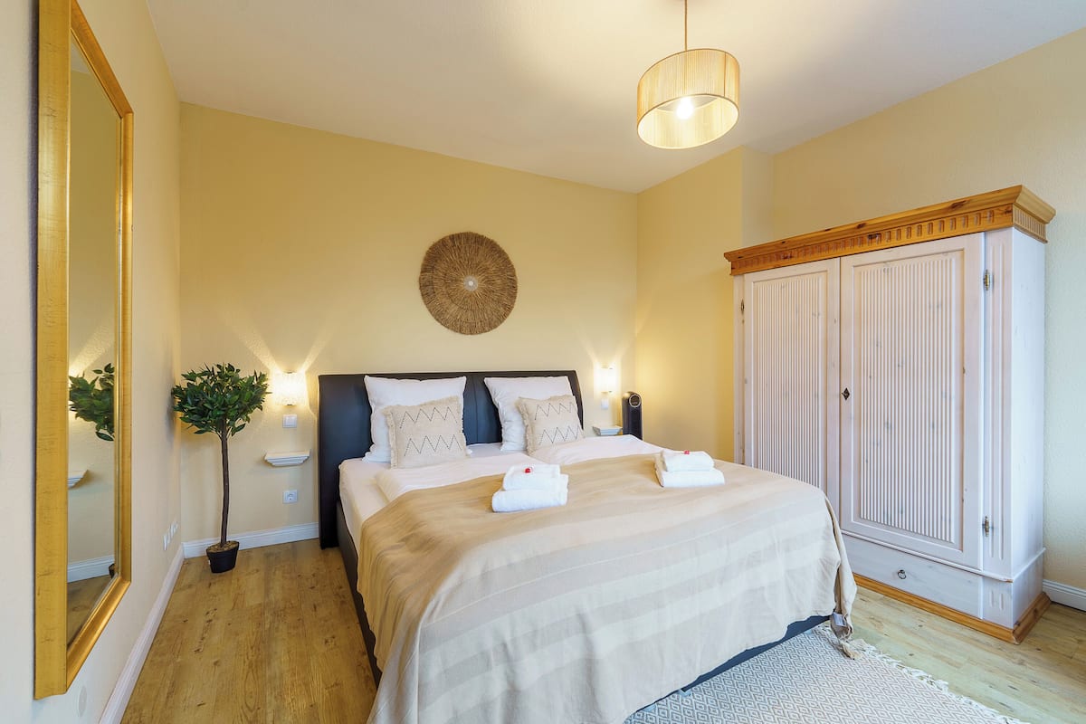 Premium bedding, blackout drapes, iron/ironing board, free WiFi