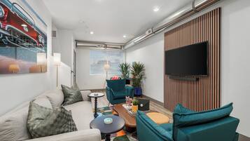 TV connectée, jeux vidéo, livres, médiathèque