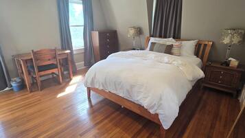 3 Schlafzimmer, Schreibtisch, Bügeleisen/Bügelbrett, kostenloses WLAN